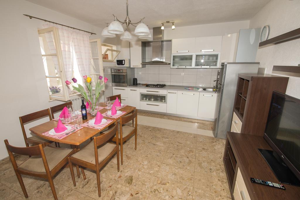 Apartments Marieta Makarska Exterior photo