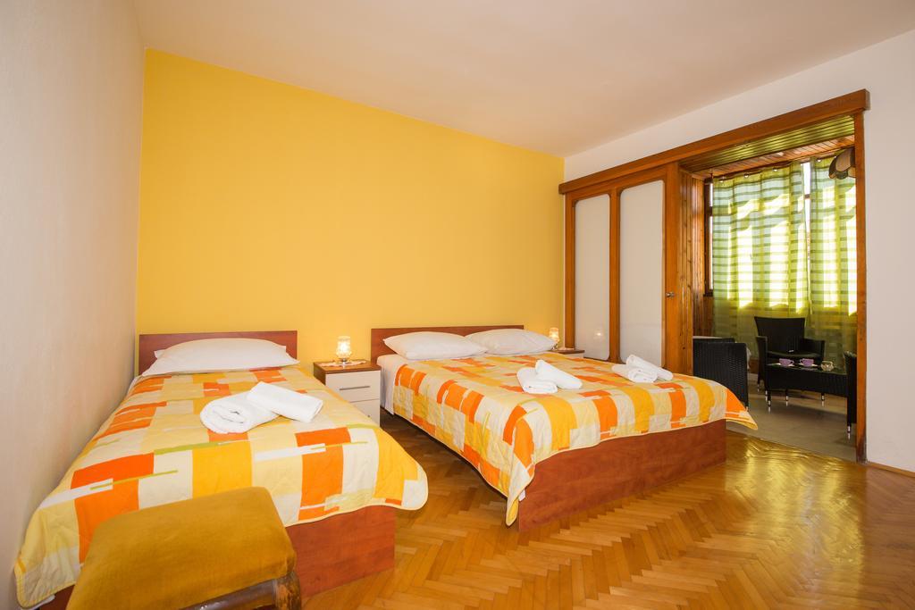Apartments Marieta Makarska Exterior photo