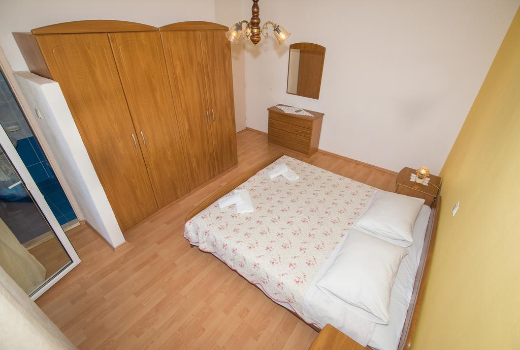 Apartments Marieta Makarska Exterior photo